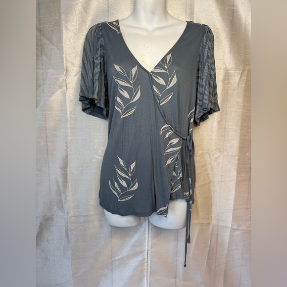 Lucky Brand Floral Wrap Top - Picture 4 of 13